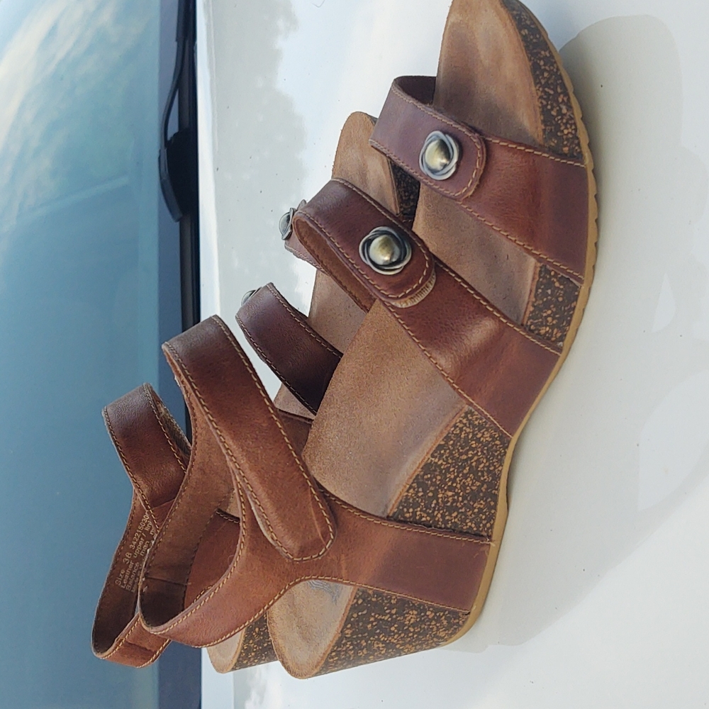Ladies Dansko size 38 brown leather